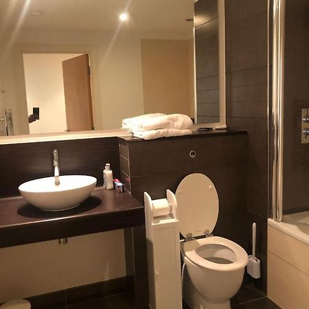 Lovely Serviced Apartment 2Min 2 City Center Manchester Eksteriør billede