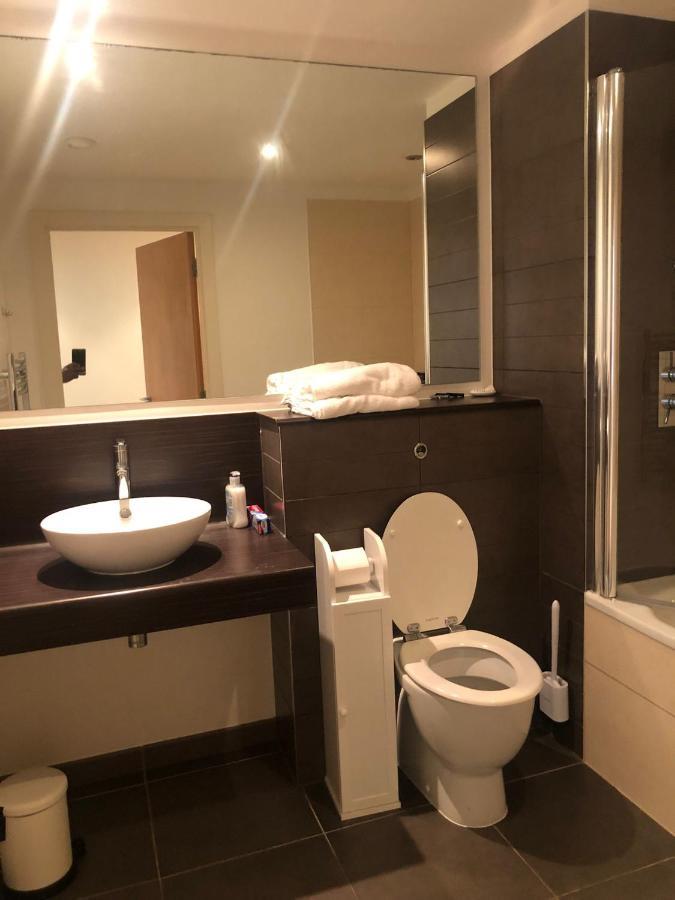 Lovely Serviced Apartment 2Min 2 City Center Manchester Eksteriør billede